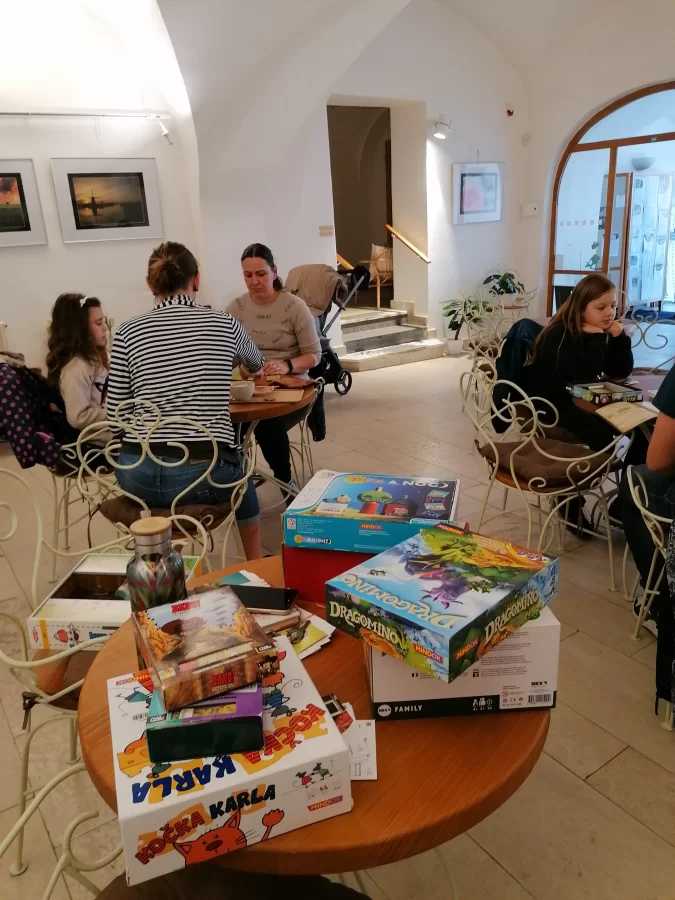 Deskovky na max, hry v reálu a virtuálu - jednodenní kemp na jarňáky